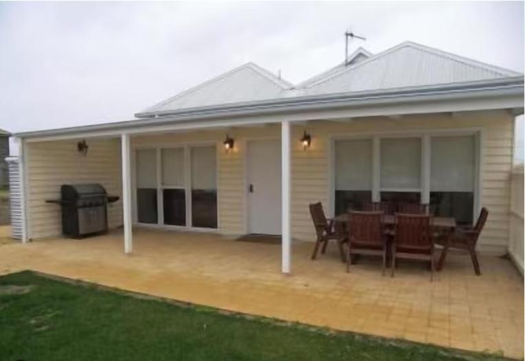 Surfside Holiday Park ווארנאמבול מראה חיצוני תמונה